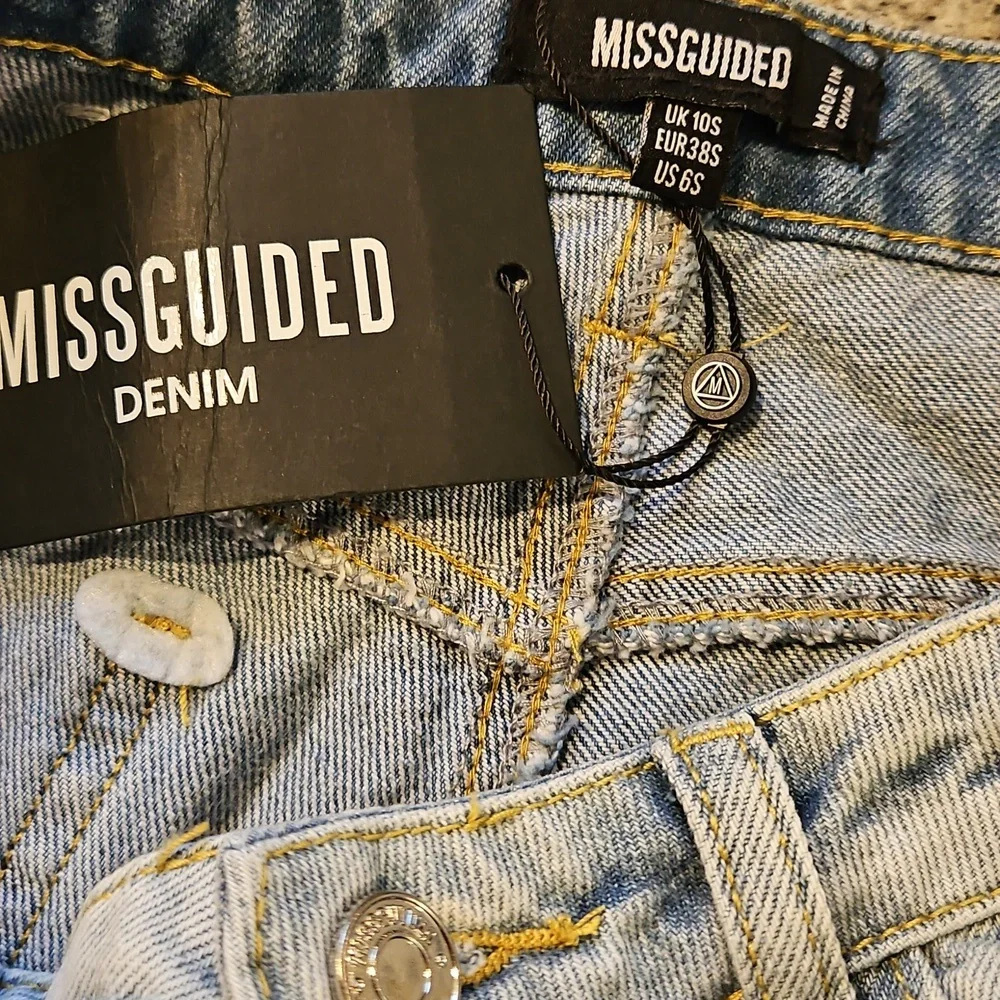 👖MISSGUIDED High Rise Denim Jeans